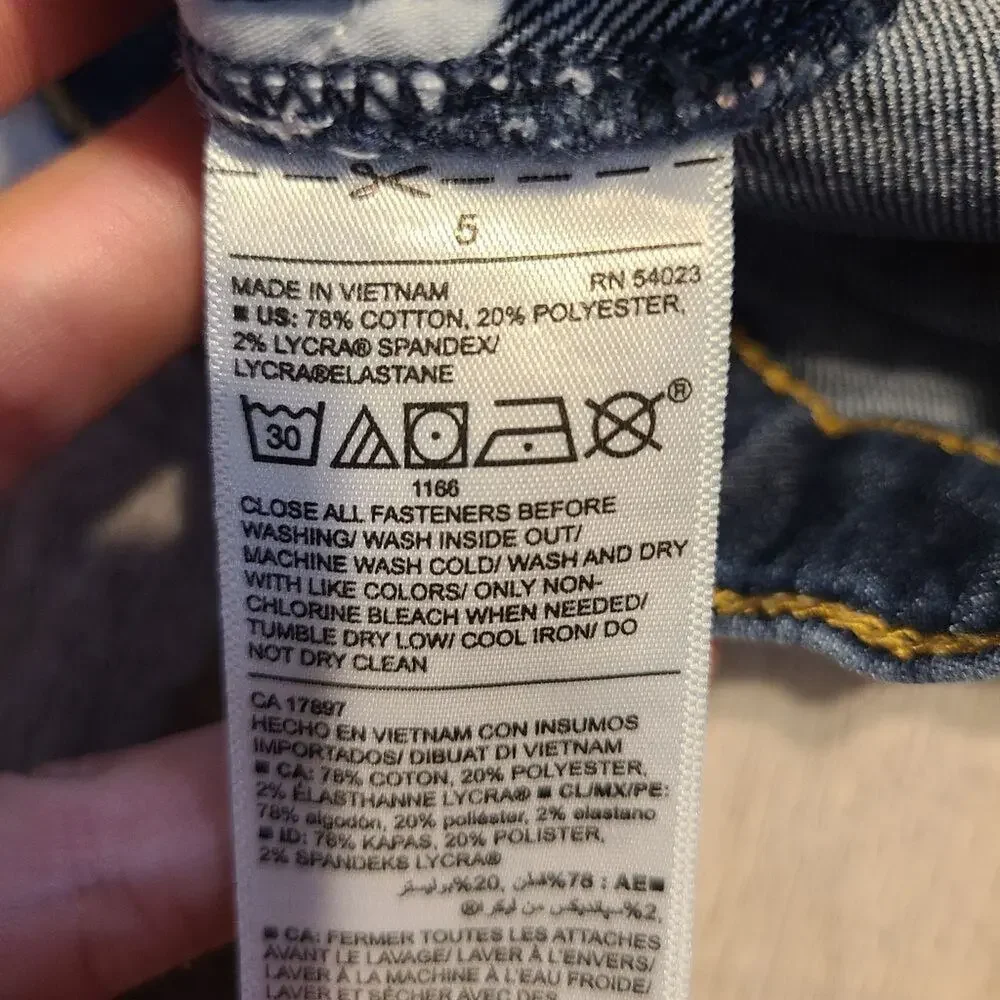 Old navy size 5 girls denim shorts